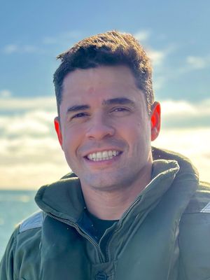 Douglas, 36