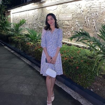 Tina, 24