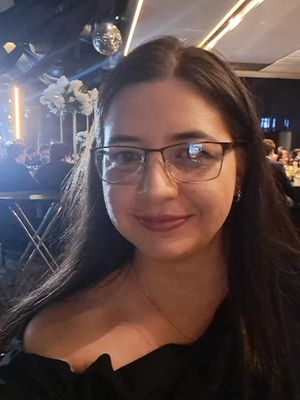 Cinthia, 40
