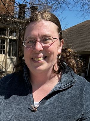 Julie, 37