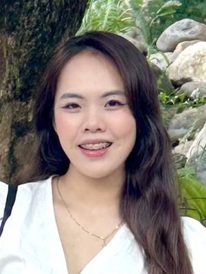 Katie, 23