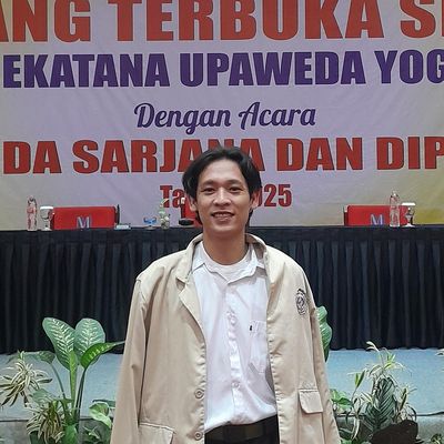 Julian, 24