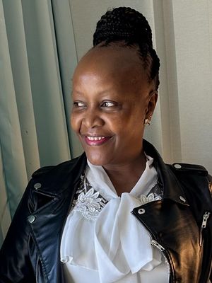Laureen, 52