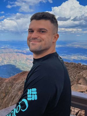 Joey, 26