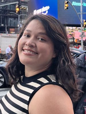 Estefania, 26