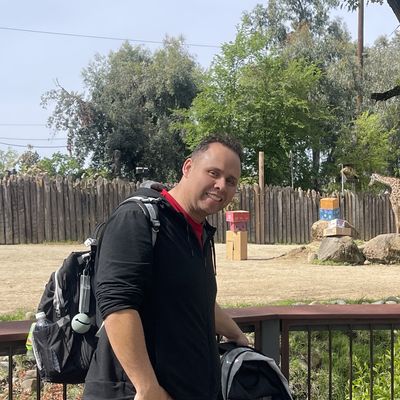 Julio, 34
