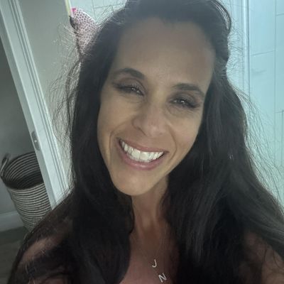 Anne, 37