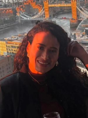 Raquel, 40