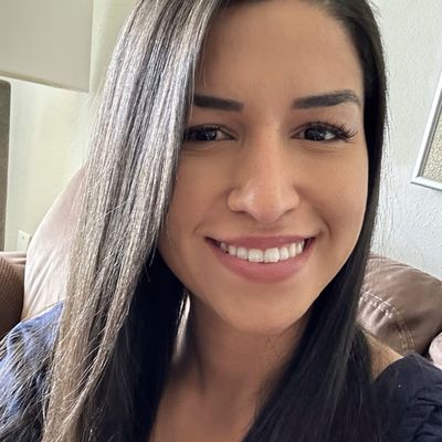Renata, 36