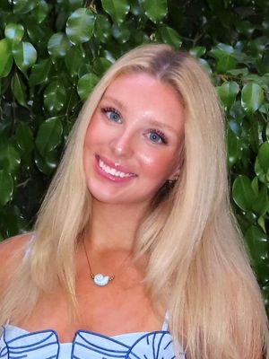 Madelyn, 21