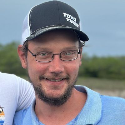 Ian, 32