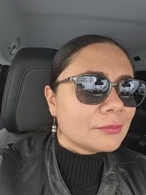 Cathe, 44
