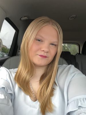 Emily, 19