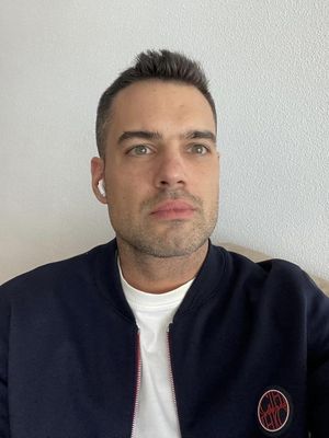 Jose, 35