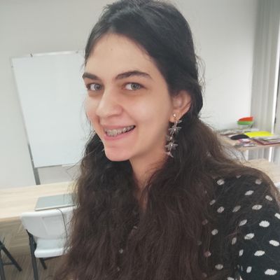 Veronica, 23