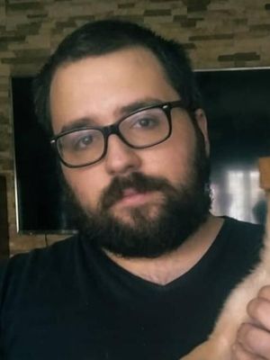 Carlos, 29