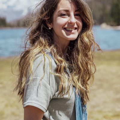 Caroline, 34