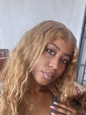 Karen, 27