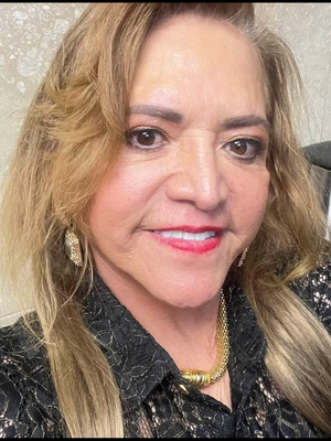 Alicia, 58