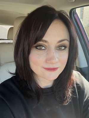 Stephanie, 43