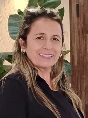 Yoli, 52