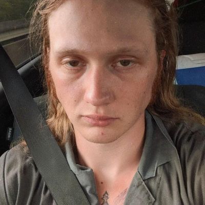 Eli, 24