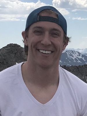 Dan, 32