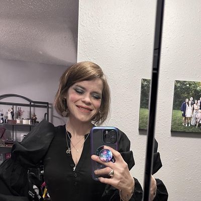 Rebecca, 44