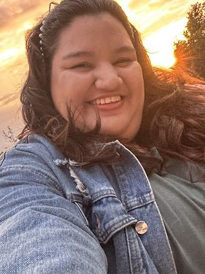 Larissa, 27