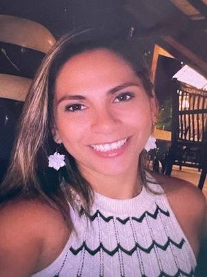 Claudia, 36