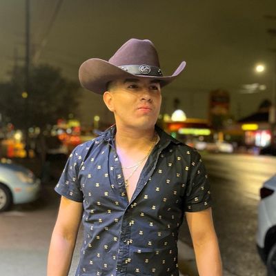 Erick, 24