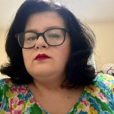 Bri, 28