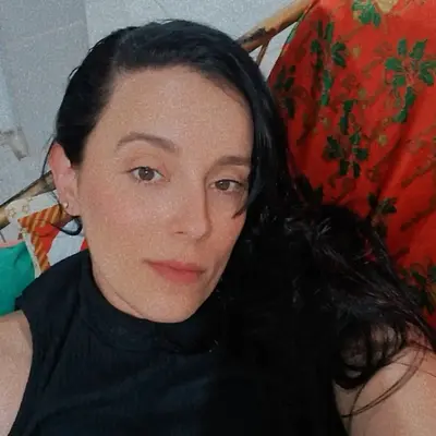 Renata, 34