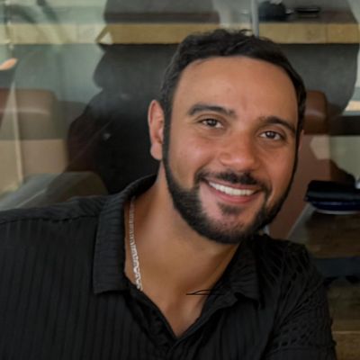 Leo, 33