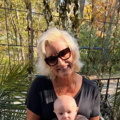 Sandy, 62