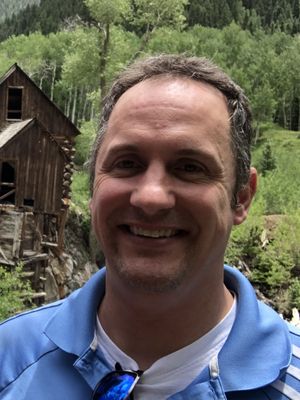 Thomas, 47