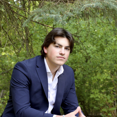 Daniel, 21