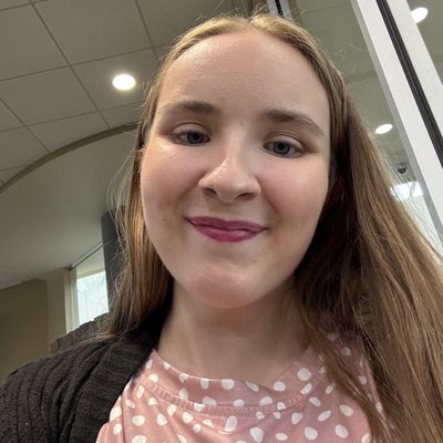 Evelyn, 21