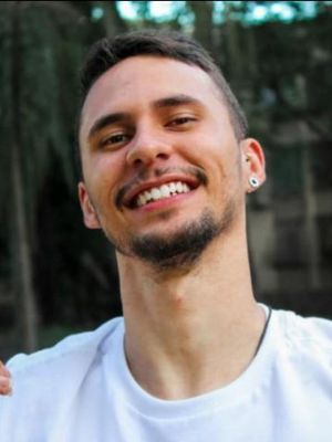 Luis, 29