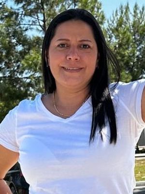 Isabel, 40
