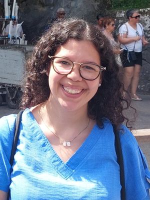 Mariana, 33