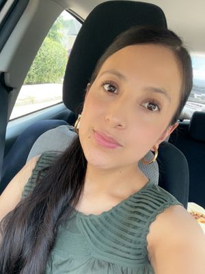 Ximena, 28