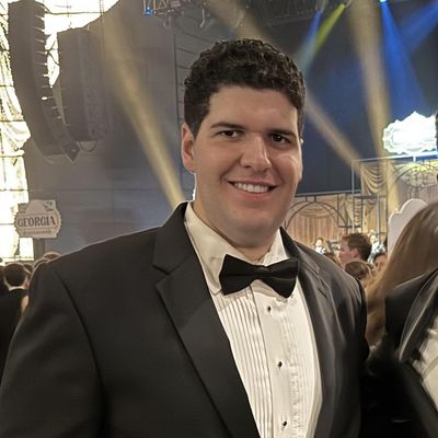 Zachary, 24
