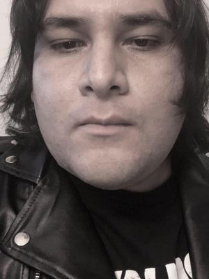 Esteban, 37