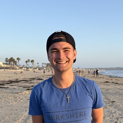 Zach, 25