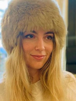 Eva, 32