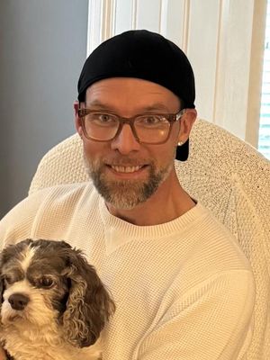 Kevin, 44