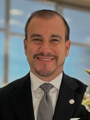 Victor, 40