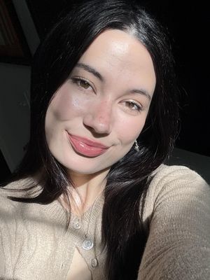 Emma, 25