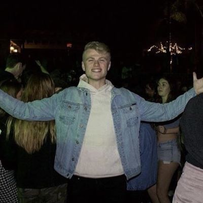 Daniel, 27